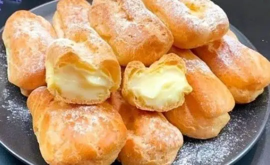 Canutillos clásicos rellenos de crema