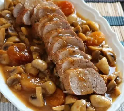 Lomo de Cerdo en Salsa de Champiñones y Albaricoques 1