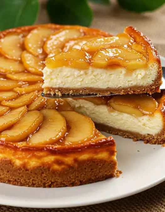 TARTA DE QUESO CON MANZANA CARAMELIZADA