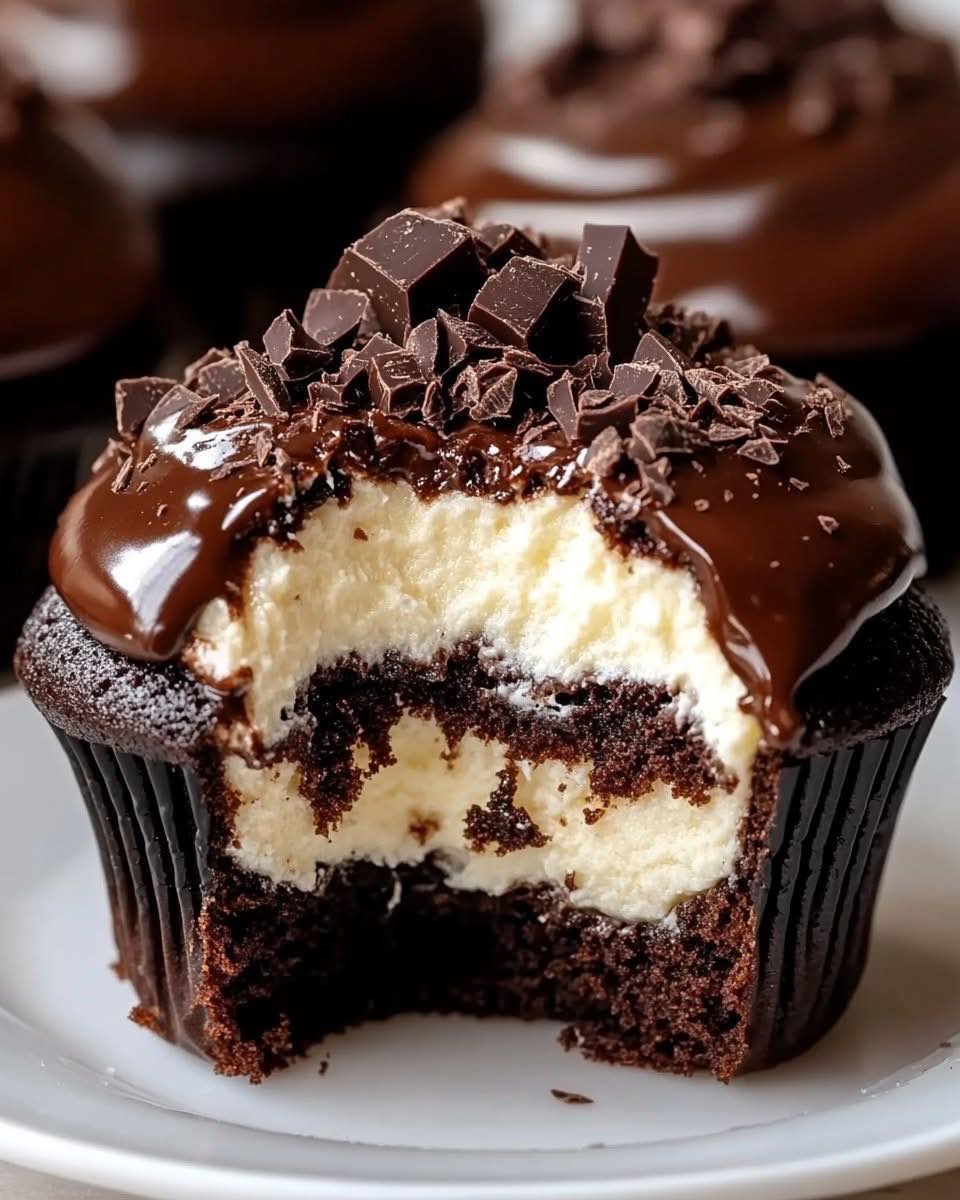 Cupcakes de Chocolate Rellenos de Cheesecake