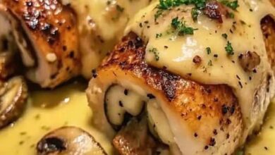 🧆✨ Historia del “Pollo Relleno de Champiñones con Mantequilla de Ajo y Queso” 8