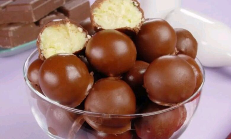 BOMBÓN DE COCO CON CHOCOLATE 1