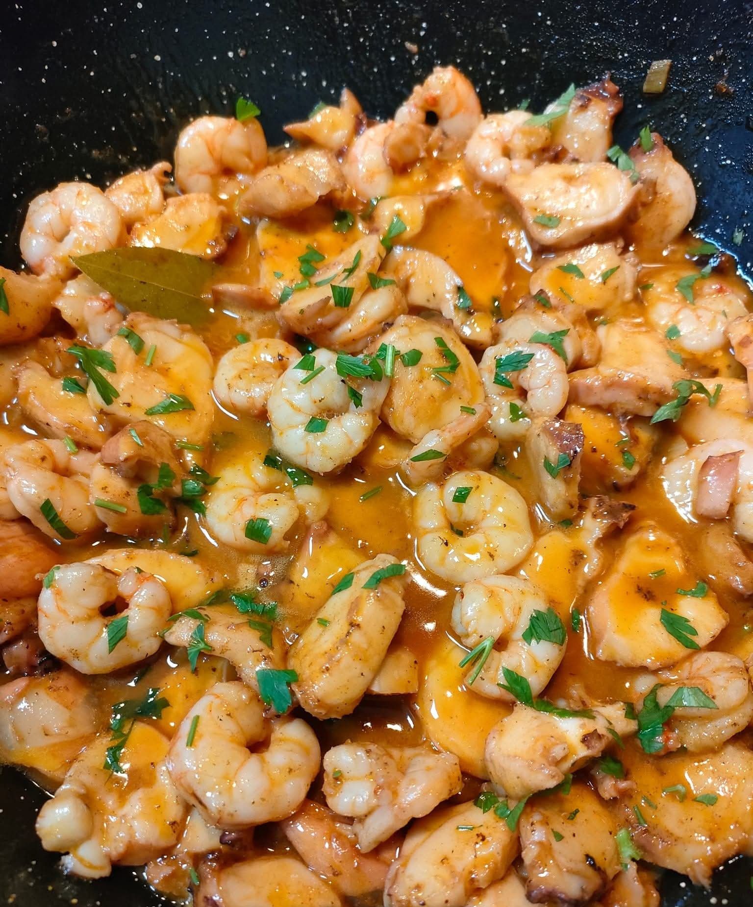 Pulpo con Gambas al Ajillo