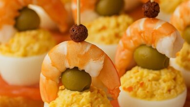 Canapés de Salmón, Huevo Cocido y Langostinos 4