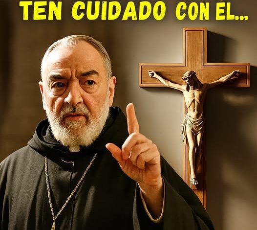 PADRE PÍO ADVERTÍA: La VERDADERA razón por la que tener un crucifijo en casa puede cambiar tu vida (para bien o para mal) 1