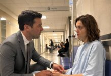 “Me Divorcié de Mi Esposa… Tres Meses Después la Encontré Sola y Moribunda en un Hospital”