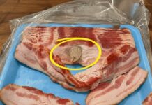 Encontró una extraña masa dentro de un paquete de bacón y las redes estallaron con teorías: ¿qué era realmente?