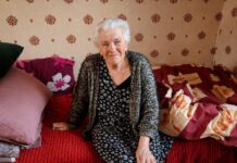 La llamada de una abuela de 87 años que reunió a toda la familia para una noticia inesperada
