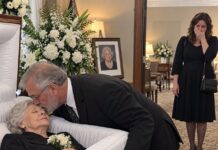 El secreto de 27 años enterrado bajo el arce rojo: la historia de una hija entre su madre y su esposo