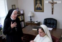Una monja quedaba embarazada una y otra vez en un convento donde no entraban hombres: la verdad llevó a la madre superiora hasta un pequeño ataúd