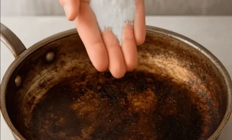 Cómo dejar una sartén quemada como nueva con este truco 1
