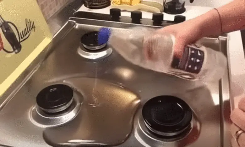 Ya Ni Se Me Ocurre Fregar un Horno Sucio: Una Amiga Me Enseñó Este Truco y Ahora Está Como Nuevo, ¡Sin Esfuerzo! 1