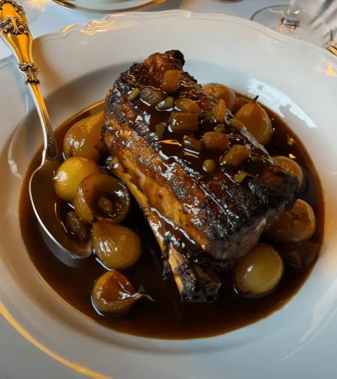 Lomo Ibérico al Pedro Ximénez: El Lujo Dulce del Sabor Andaluz