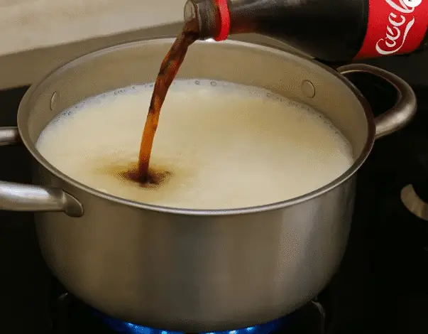 Un experto reveló este secreto: mezcla leche con Coca-Cola y descubre el increíble resultado 1