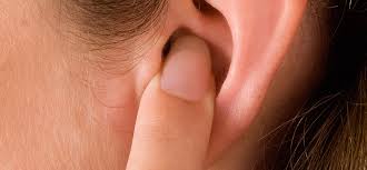 ¿Te pica el interior del oído? Aquí está lo que significa y cómo tratarlo 5